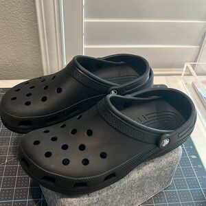 Men’s Crocs size 11